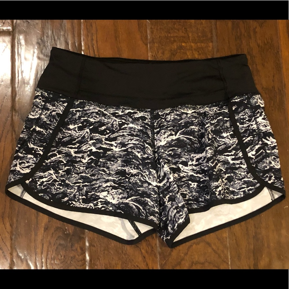 Lululemon run time Shorts - nami wave size 4